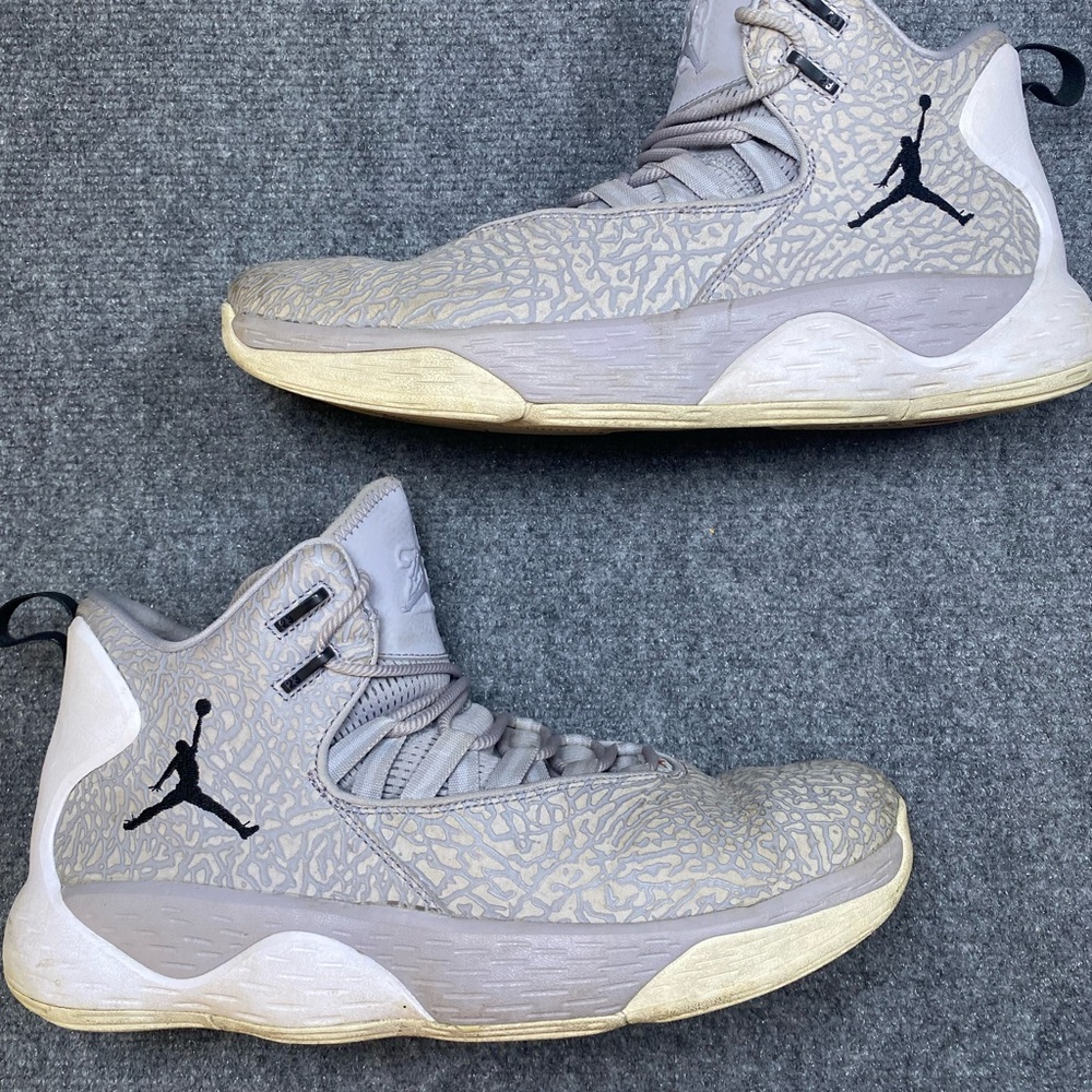 Nike Air Jordan Superfly MVP Basketball Shoes, Concrete grey men’s size 12.5